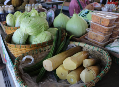 “รมช.เกษตร” ปักหมุดตลาดเกษตรกรเชียงราย หนุนบริโภคผลไม้ไทย ... พารามิเตอร์รูปภาพ 73